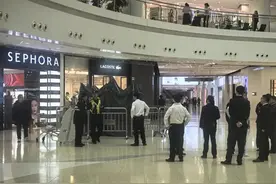 上海闵行区突发，一男子商场内坠楼身亡图片