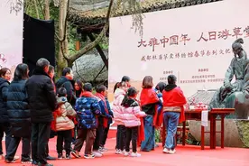 杜甫草堂“背诗免门票”火爆揭秘：一口气能背83首杜诗只因……｜文化中国行图片
