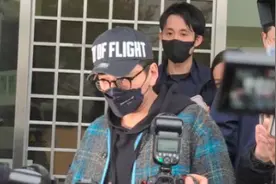 警方还原王大陆教唆人围殴司机过程！网友都在搜“如何开某某车型的门”图片
