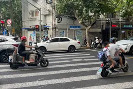 孩子乘电动车不戴头盔？家长疏忽可能酿成大祸！图片