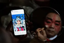 贵州天柱：一“机”在手传戏韵图片