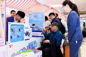 2025宝山银发生活消费节启幕，为老年人开启品质生活新可能图片
