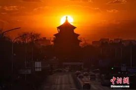 北京天坛祈年殿出现“悬日”景观图片