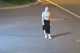 “这是我的一番心意，你们一定要收下！”图片