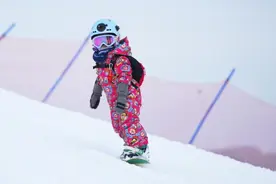 北京冬奥会开幕式上的滑雪萌宝 有了更大进步！图片