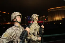 驻澳25年，坚守在霓虹灯下图片