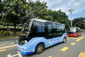 速递丨深圳首条自动驾驶公交线路开通图片