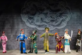 《七侠五义》首次上、下本连演，为中国京剧艺术节练兵图片