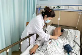 男子双手血压不对称，竟是脑梗“信号”图片