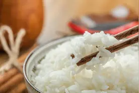 吃饭“慢”的人，已经在5个方面超越你了图片
