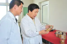 尚金锁近50年坚守护粮一线——“闻着粮食香，是我最大的幸福”（讲述·一辈子一件事）图片