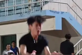 卧虎藏龙！体校男生用双截棍打出铁树银花图片