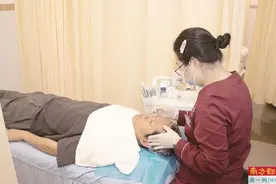 一晒太阳就“变脸”原是玫瑰痤疮作怪图片