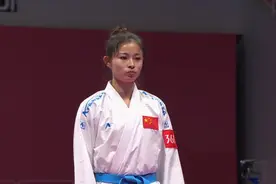 龚莉夺得杭州亚运会空手道女子组手61公斤级金牌图片