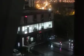 长沙中午一秒天黑，市民：中午去吃个宵夜吗？图片