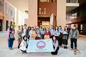 国际古迹遗址日主题活动走进外滩 寻迹外滩背后的城市历史文脉图片