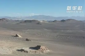在青海黑独山感受“月亮之上”图片