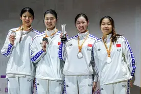 孙一文领衔，中国击剑15人出征巴黎奥运图片