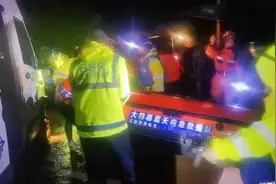 四川一对夫妻水库溺亡，救援队：割牛草时船翻了，留下两个孩子图片