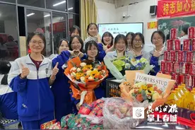 超暖!昆明这所学校为学生过集体生日图片