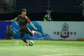 在抖音直播间，712.6万人“在线追更”云南边境小城的足球故事……图片