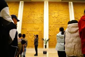河北省14城市中小学生畅游邢州古城图片
