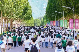 国科大开学典礼举行，21113名新生在“两弹一星”发源地启程图片