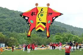 杭州国际风筝节 忙趁东风放纸鸢图片