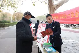 开封市税务局：积极开展“宪法宣传周”法治宣传教育图片