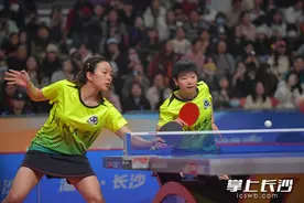 组图丨孙颖莎迎2024赛季乒超首秀，3∶0战胜对手图片