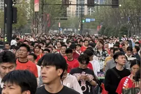 刚刚，瞬间涌入7万人！杭州彻底沸腾！看看有没有熟悉的脸孔…图片