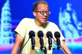 俞敏洪回村给老人送上2000元现金，还想在江阴办徐霞客旅游学院图片