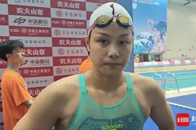 余依婷今年首秀获两枚银牌：报11个项目就是想摸个底图片