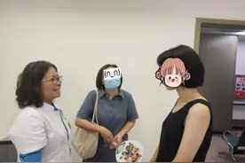 15岁女孩患青春痘4年治疗12天好转，医生：过青春期能自愈是误解，应科学治疗图片