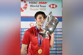 7年后再次登顶全英赛，石宇奇王者归来图片