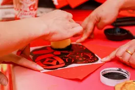 餐饮等位、茶饮爆了，商家纷纷晒“战报”，消费热点此起彼伏……图片