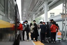 国铁集团郑州局清明假期运输今日启动 增开临客列车143列图片