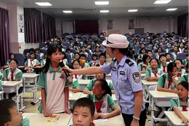 知危险会避险，道滘交警进校园宣讲交通安全课图片