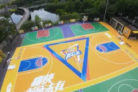 饮料瓶“变身”篮球场，闵行企业有减碳妙招图片
