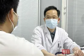 带状疱疹病毒遇“寒”作怪！中年女劳累受凉后腰腹部疼痛，就医后才知是带状疱疹图片