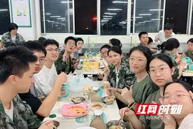 一份夜宵一份祝福 株洲一中为高三学子加油图片