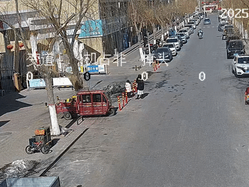 惊险！乌海一小区门口又发生这样的事故……图片