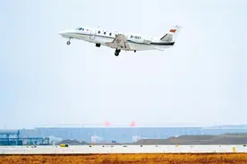 西安咸阳国际机场三期扩建工程建设取得重大阶段性成果 首条跑道完成飞行校验 计划9月投运图片