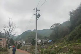 南方电网毕节市郊供电局：低压台区改造提升群众幸福指数图片