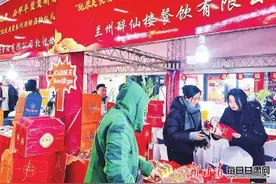 春节临近，兰州年货大集年味浓图片
