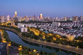 万亿城市常住人口变局：去年六城增加逾十万，合肥增量第一图片