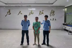 穷凶极“饿”，男子入室盗窃，竟连冰箱内的半包榨菜都不放过图片