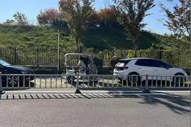 济南电动三轮车迎来挂牌小高峰，记者探访挂牌现场图片