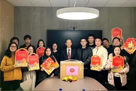 中国驻瑞典大使崔爱民看望瑞典隆德大学中国留学生图片