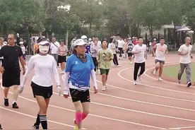 “城市民间运动达人”系列报道 健身走 走出健康和快乐图片
